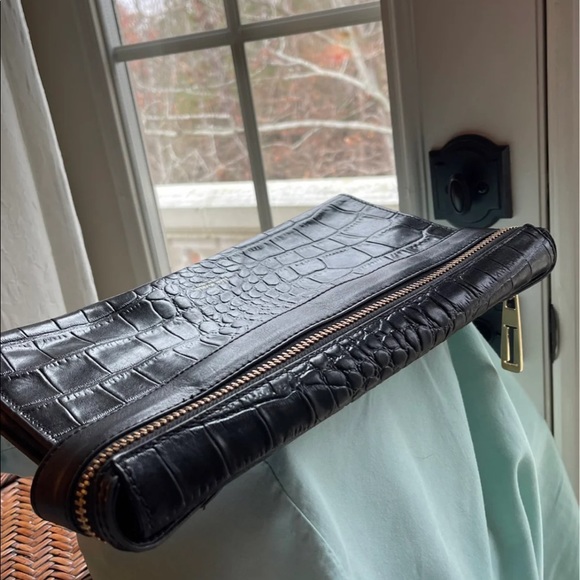 Issac Misrahi leather clutch with zipper embellishment - Picture 8 of 8